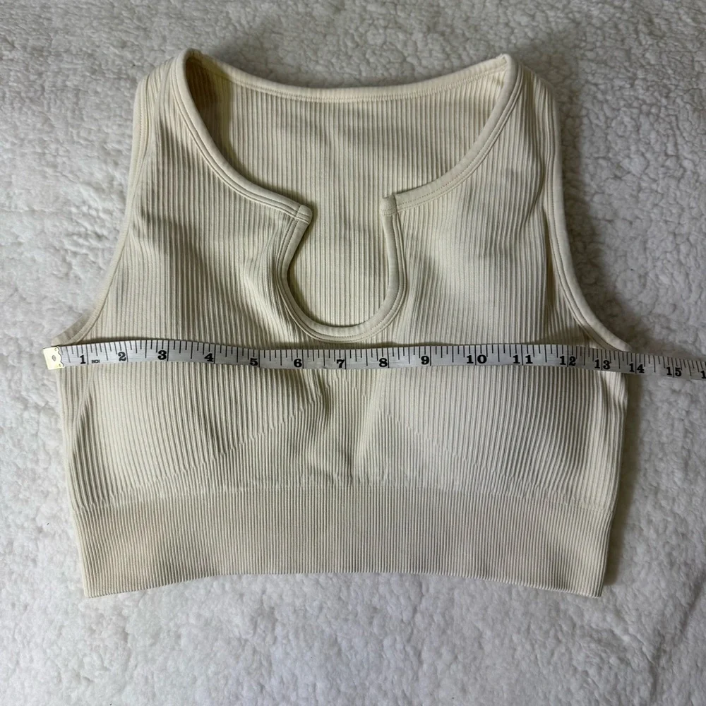 Unbranded ribbed seamless